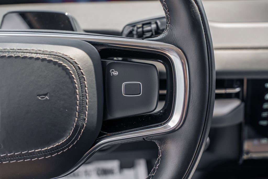 Used 2025 Lincoln Navigator L Reserve image 24