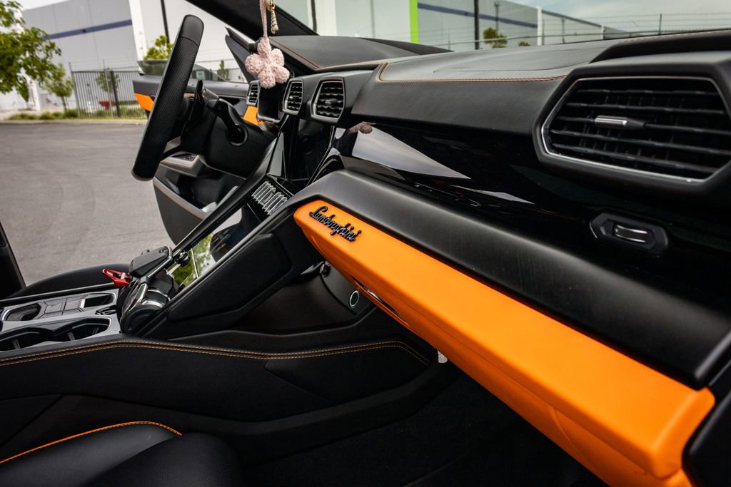 Used 2023 Lamborghini Urus S image 23