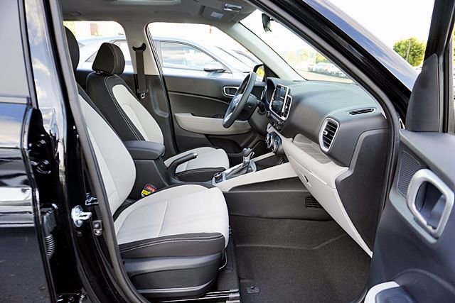 New 2026 Hyundai Venue SEL FWD image 14