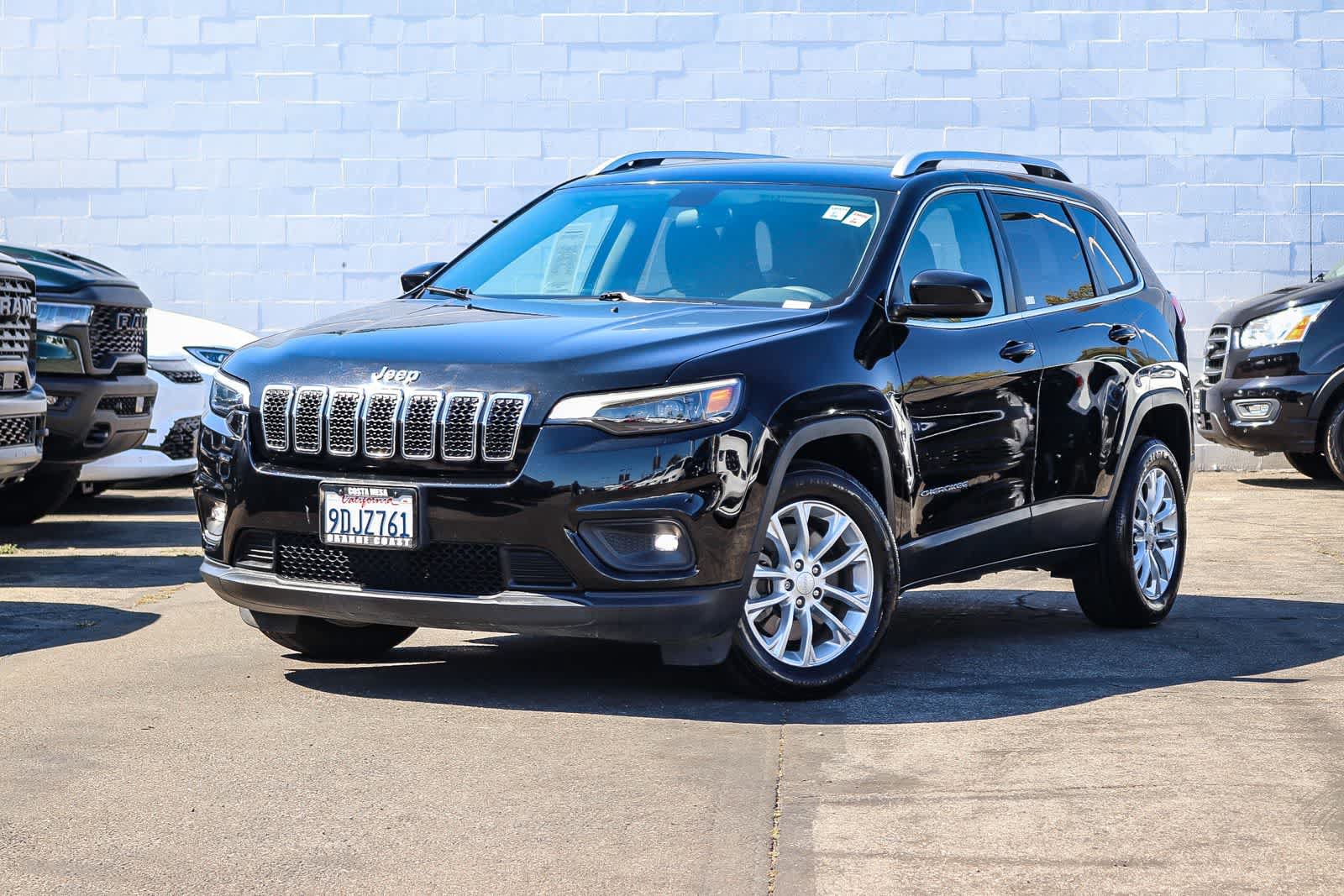 Used 2019 Jeep Cherokee Latitude w/ Popular Appearance Group FWD video 1