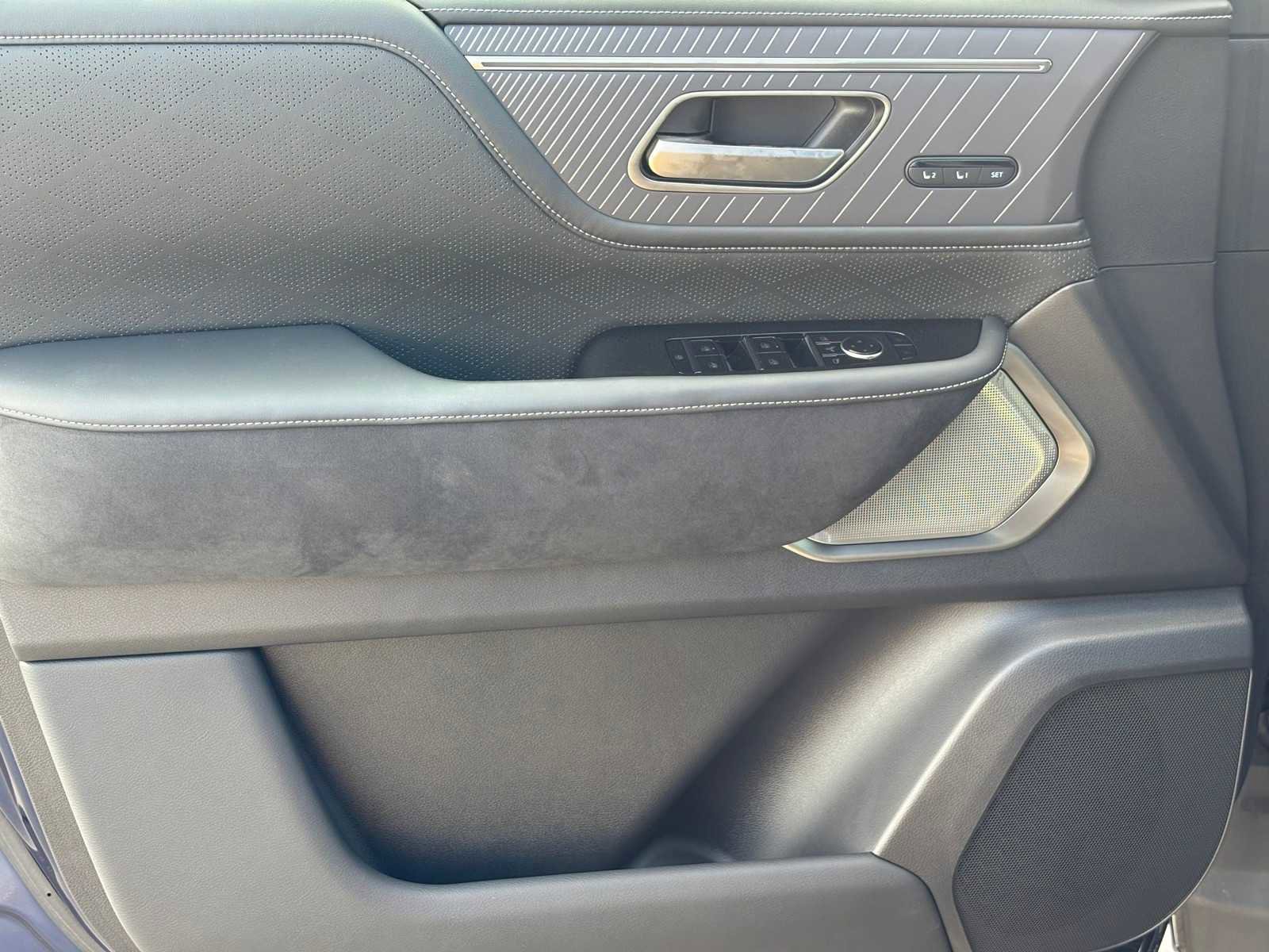 New 2025 INFINITI QX80 Autograph image 13