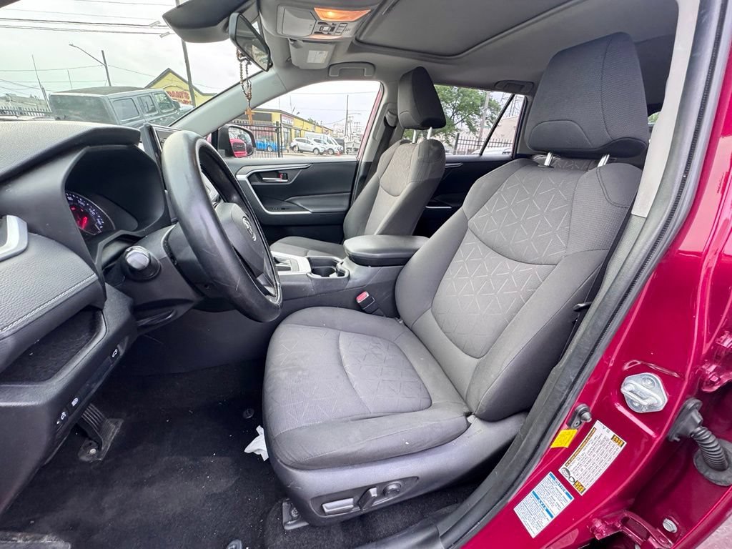 Used 2019 Toyota RAV4 XLE AWD/4WD image 13