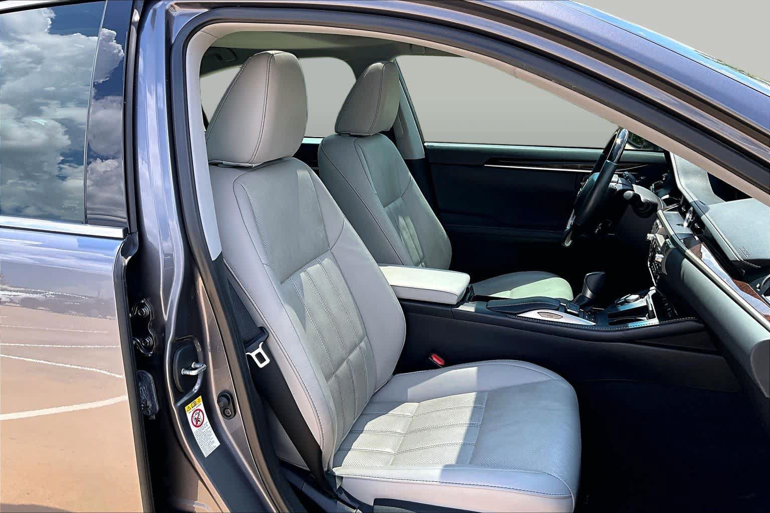 Used 2018 Lexus ES 350 w/ Luxury Package w/Wood Trim FWD image 8