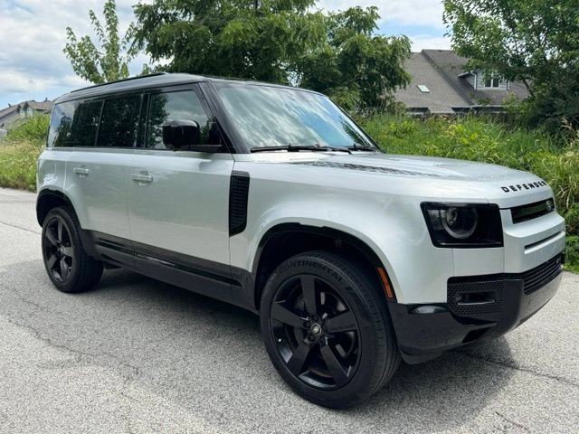 Certified 2023 Land Rover Defender 110 X-Dynamic SE AWD/4WD image 4