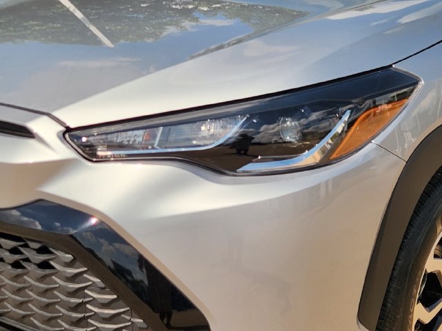 Used 2024 Toyota Corolla Cross AWD Hybrid image 6