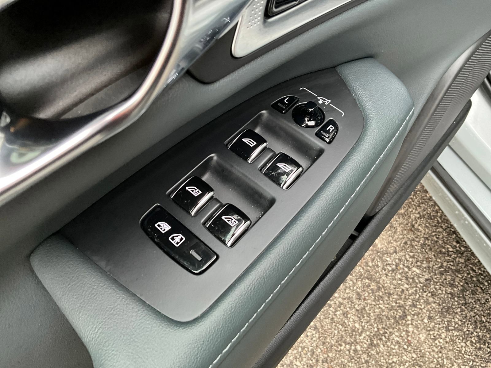 Certified 2024 Volvo S90 B6 Ultimate w/ Protection Package Premier image 13