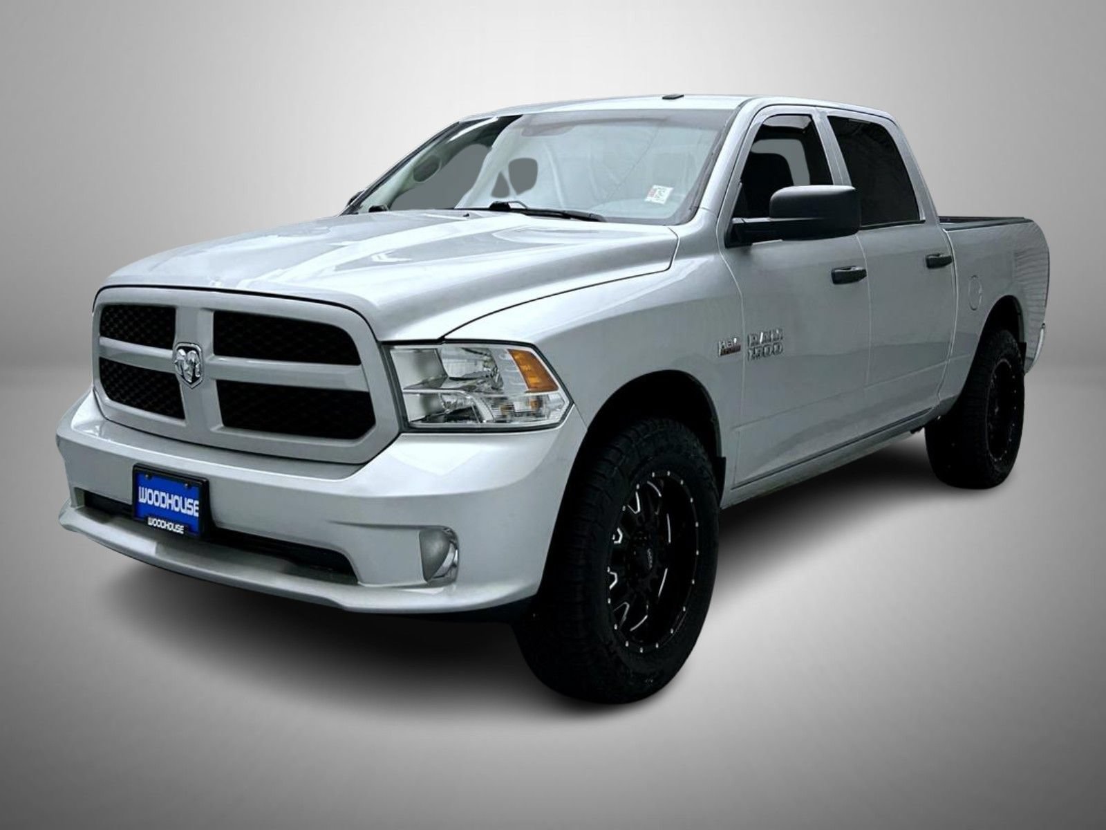 Used 2018 RAM 1500 Express w/ Express Value Package AWD/4WD image 1