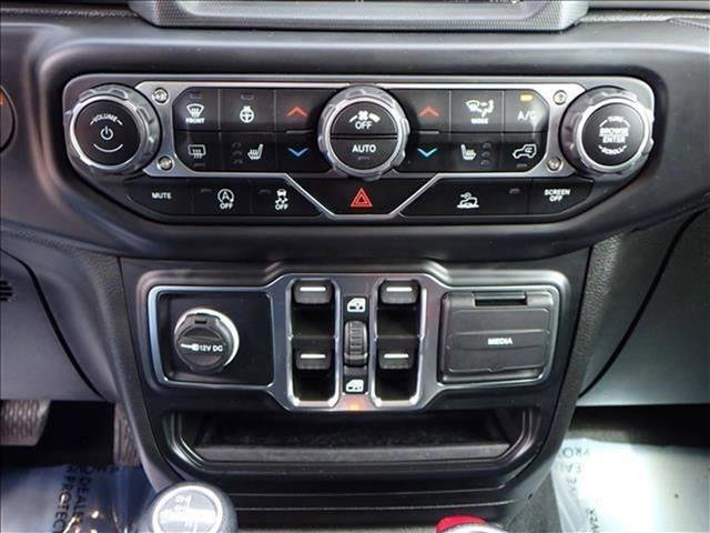 Used 2022 Jeep Gladiator Sport image 16