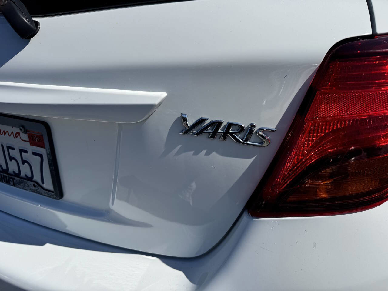Used 2015 Toyota Yaris L image 5