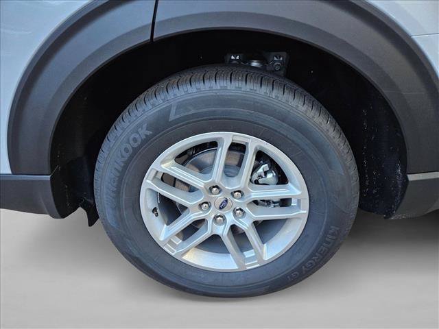 New 2026 Ford Explorer Active RWD image 10
