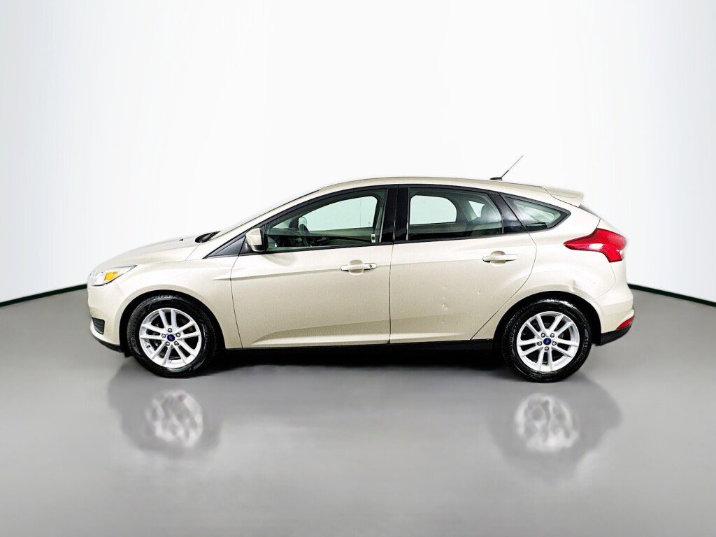 Used 2018 Ford Focus SE image 2