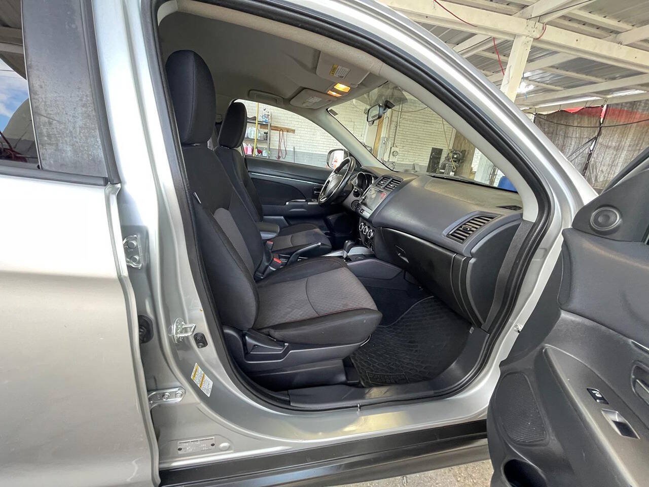 Used 2019 Mitsubishi Outlander Sport SE FWD image 12