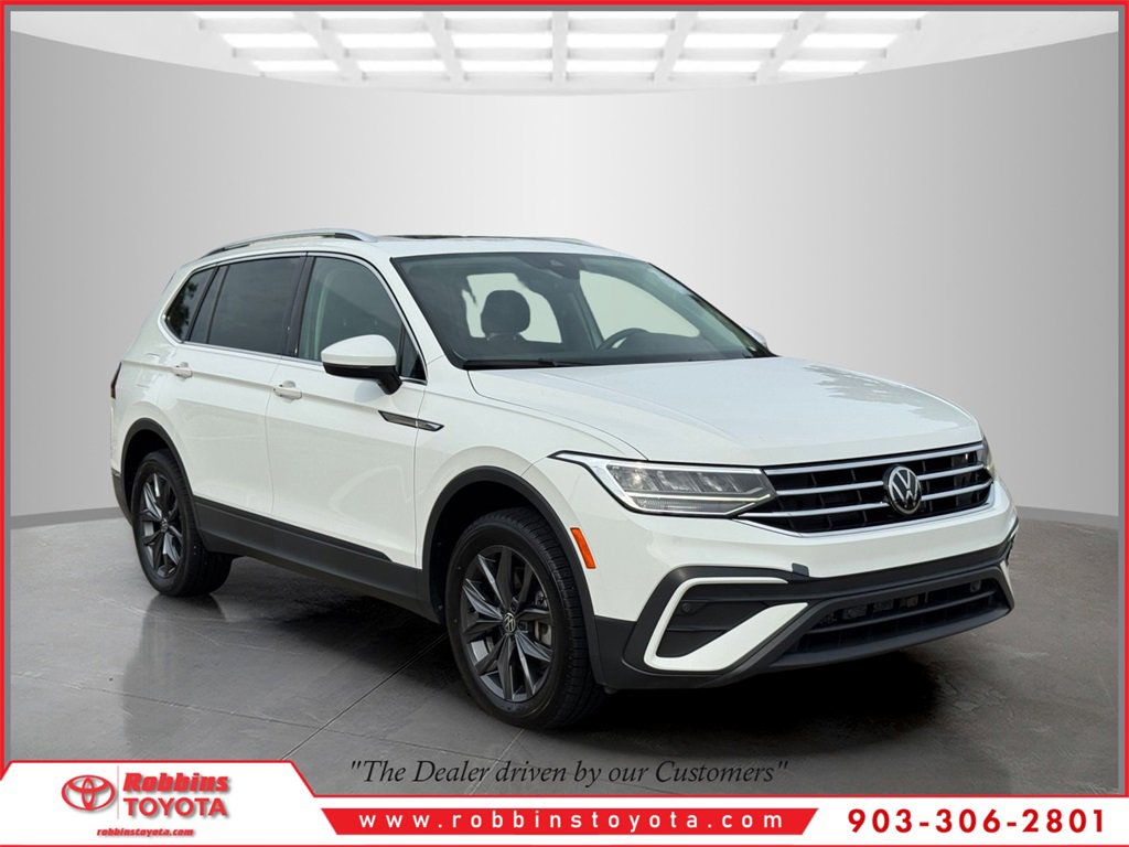 Used 2022 Volkswagen Tiguan SE w/ Panoramic Sunroof Package