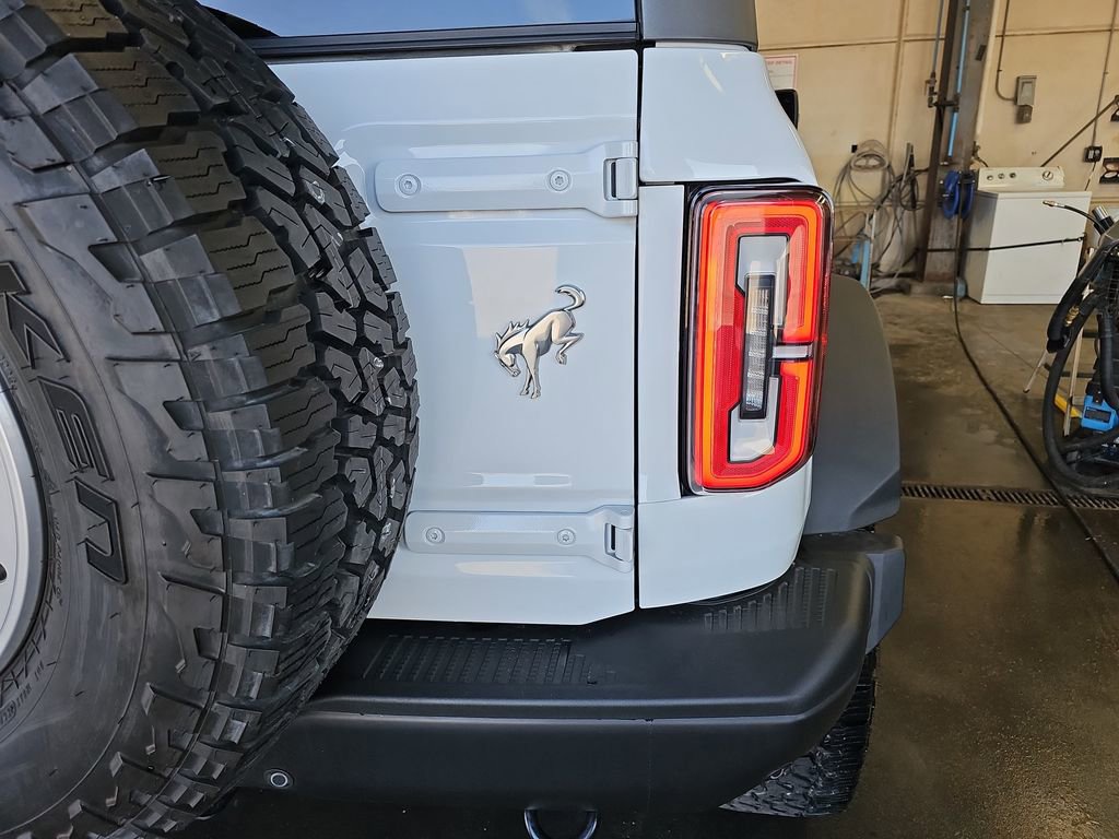 Used 2023 Ford Bronco Badlands image 35