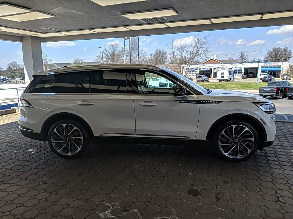 Used 2022 Lincoln Aviator Reserve w/ Equipment Group 201A image 5