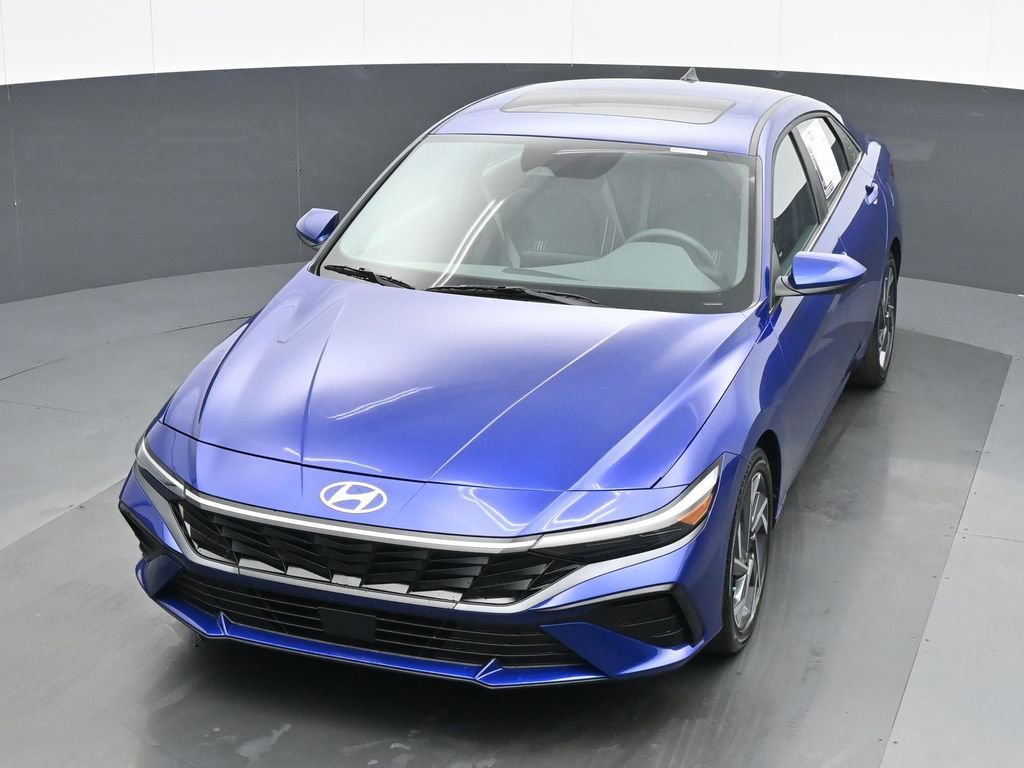 Used 2025 Hyundai Elantra SEL FWD image 16