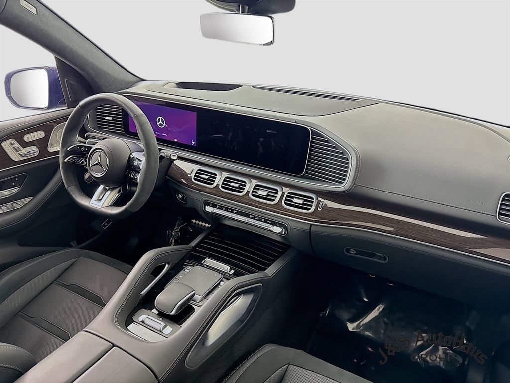 Used 2024 Mercedes-Benz GLS 63 AMG 4MATIC image 31