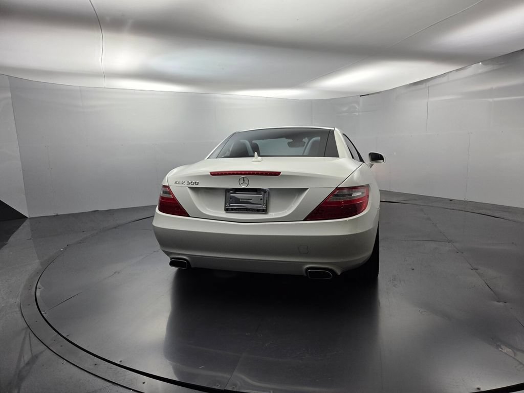 Used 2016 Mercedes-Benz SLK 300 image 40