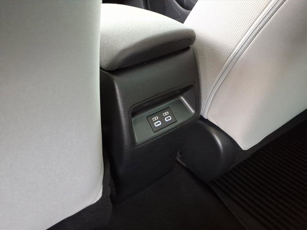 Used 2025 Toyota Corolla LE image 32