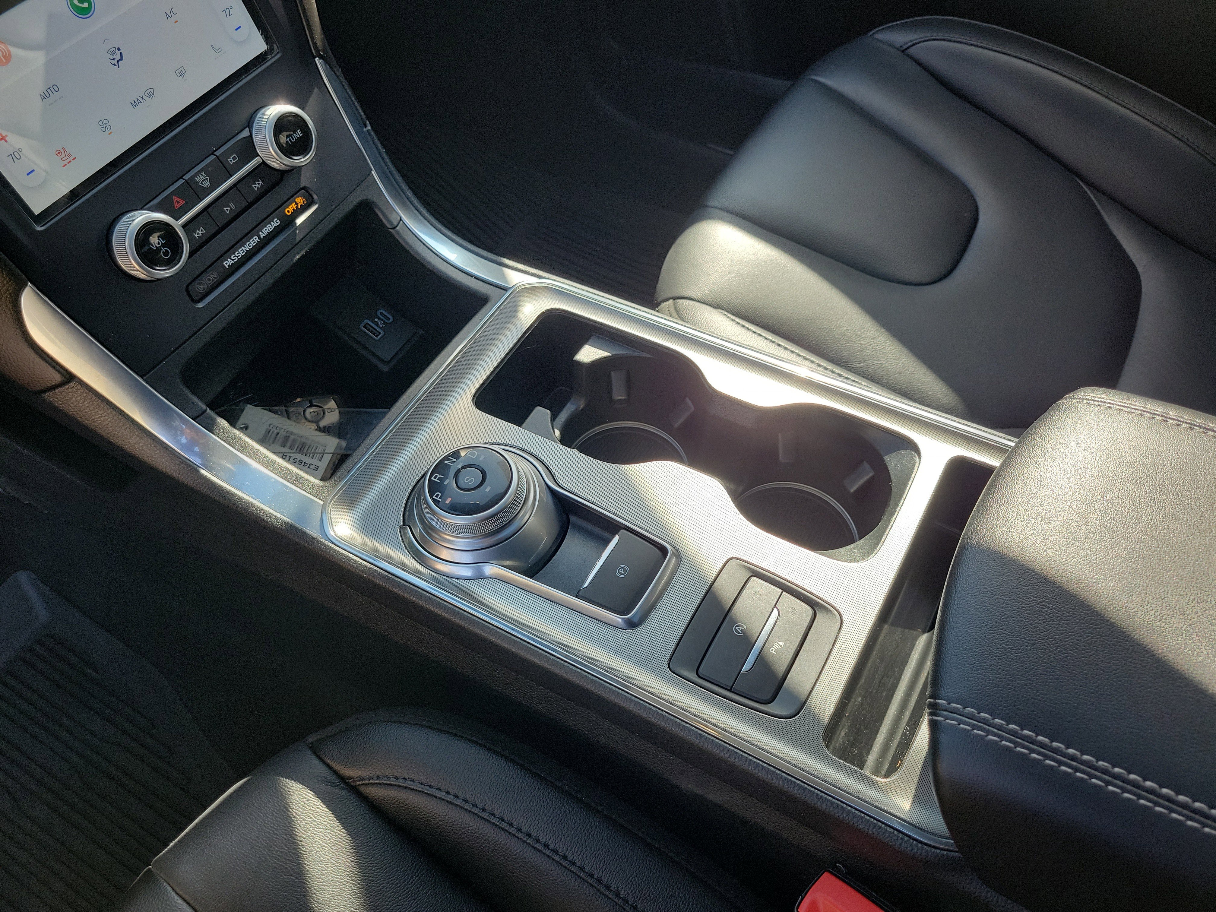 Certified 2022 Ford Edge Titanium w/ Class II Trailer Tow Package image 8