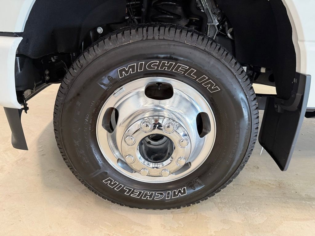 Used 2023 Ford F350 Limited w/ FX4 Off-Road Package image 30