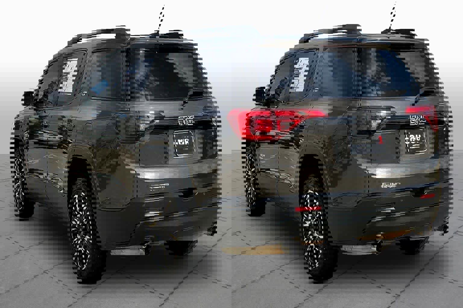 Used 2019 GMC Acadia SLT w/ Black Edition image 12