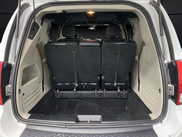 Used 2019 Dodge Grand Caravan SXT image 12