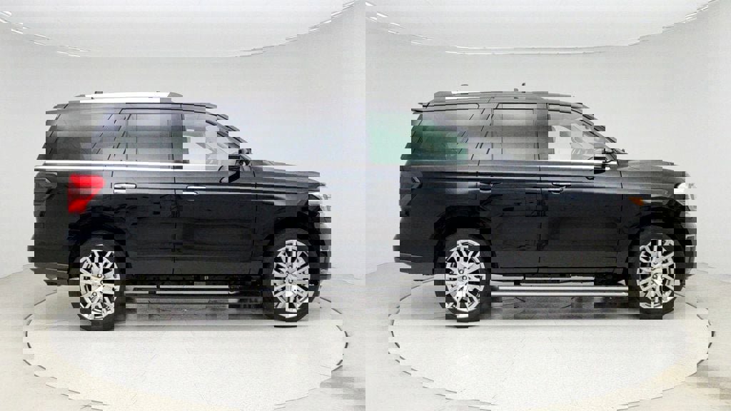 Used 2024 Ford Expedition Limited image 4