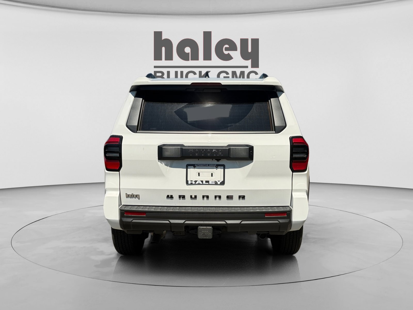 Used 2025 Toyota 4Runner SR5 AWD/4WD image 4