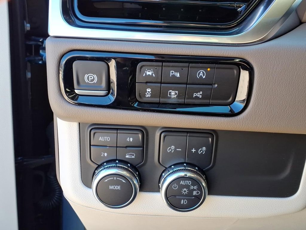 Used 2025 GMC Yukon Denali image 31