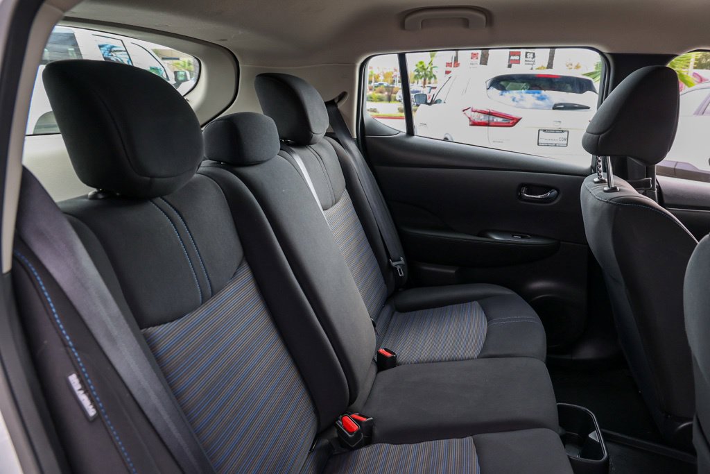Used 2025 Nissan Leaf S FWD image 19