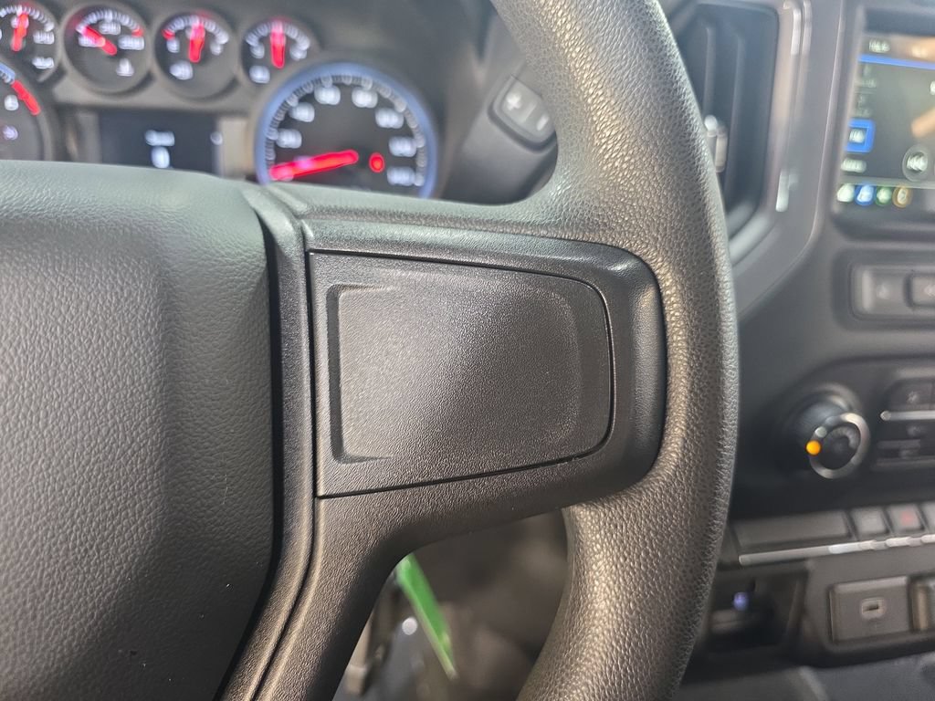 Used 2019 Chevrolet Silverado 1500 Custom w/ Custom Value Package AWD/4WD image 17
