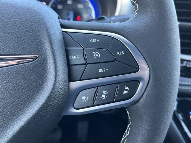 New 2026 Chrysler Pacifica Limited w/ Trailer Tow Group image 23