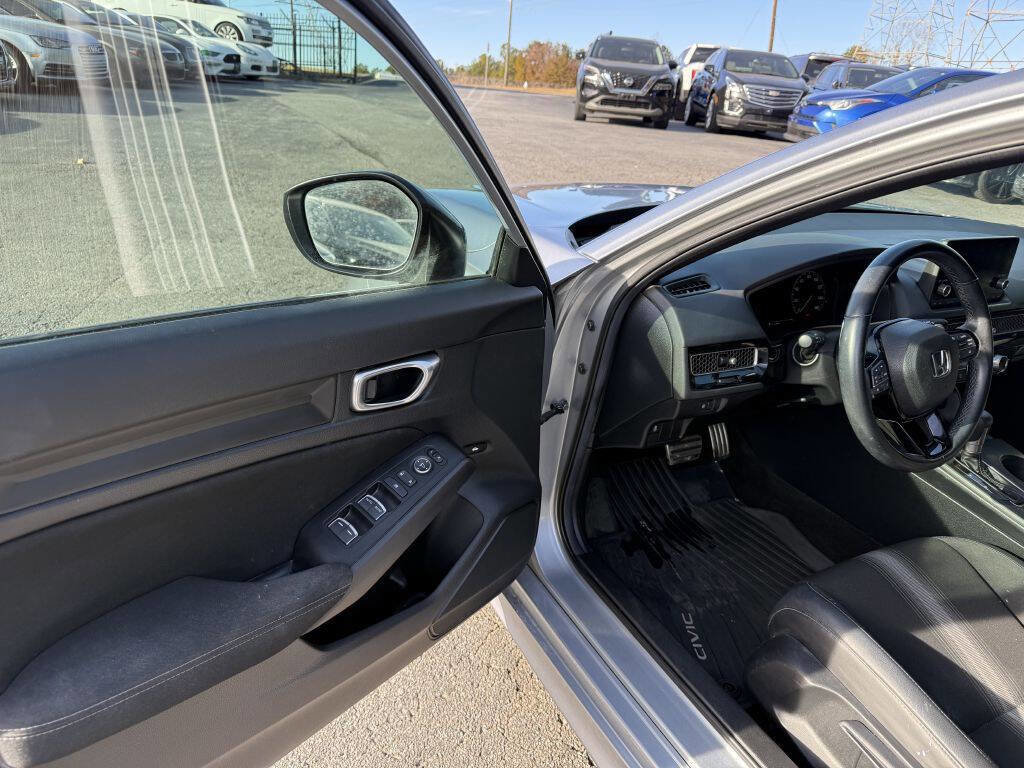 Used 2025 Honda Civic Sport image 22