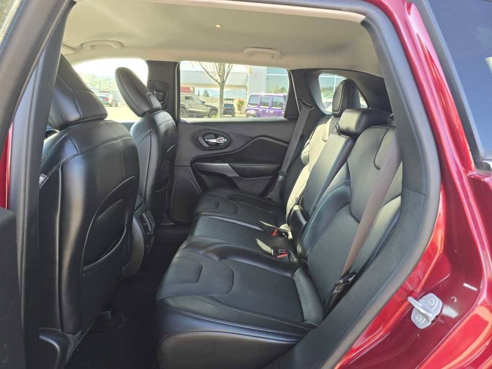 Used 2021 Jeep Cherokee Latitude Lux w/ Comfort/Convenience Group image 16