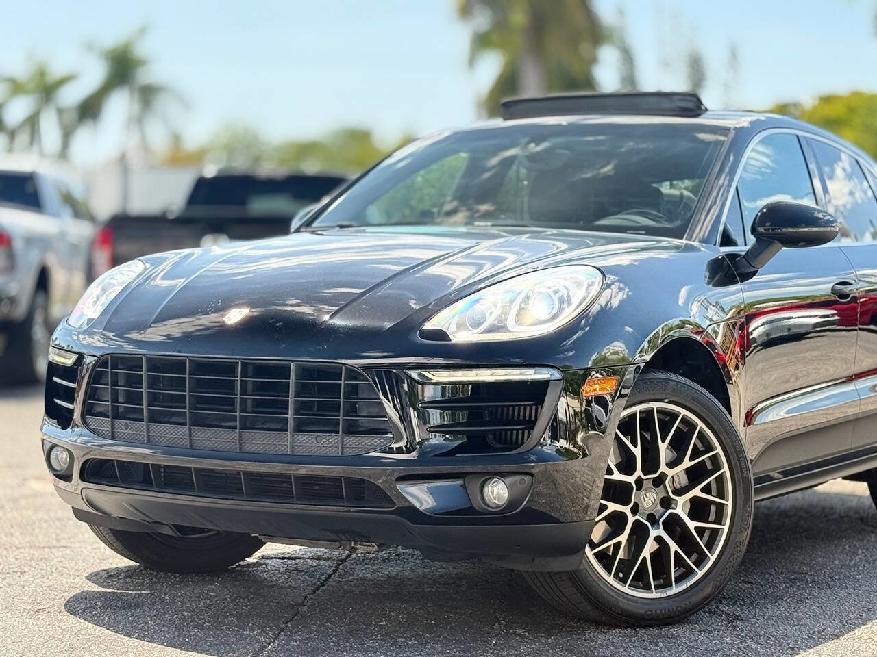 Used 2015 Porsche Macan S AWD/4WD image 2