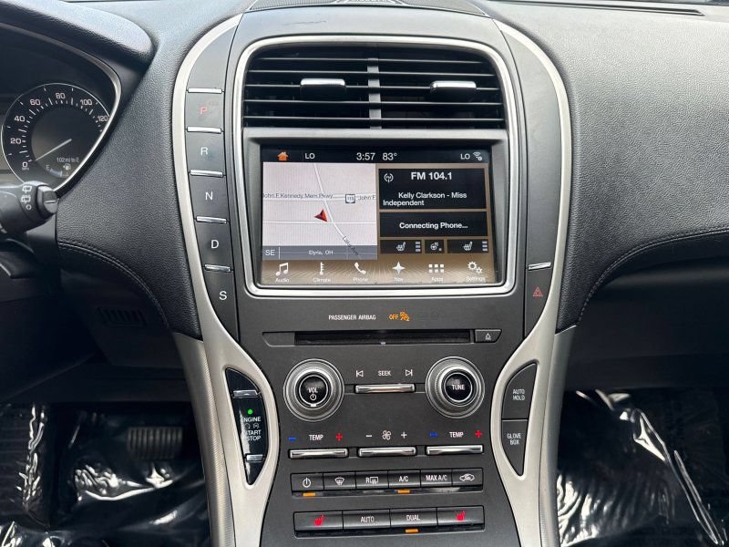 Used 2017 Lincoln MKX Select w/ Select Plus Package AWD/4WD image 25