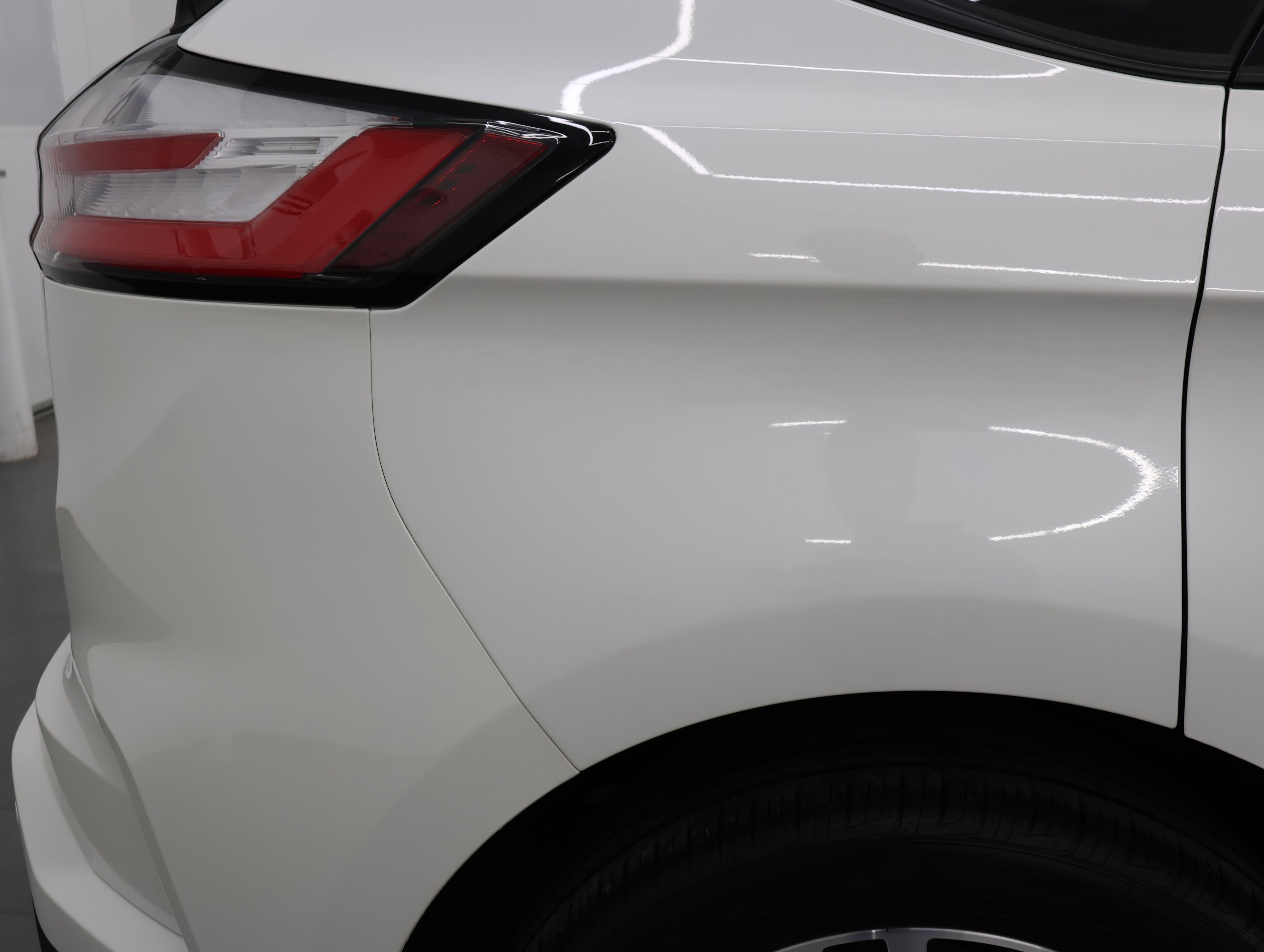 Used 2023 Ford Edge ST image 24