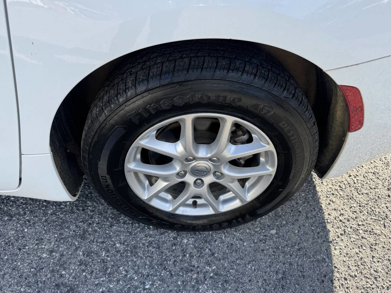 Used 2022 Chrysler Voyager LX image 30