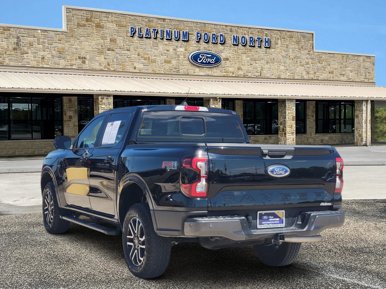 Used 2024 Ford Ranger Lariat w/ FX4 Off-Road Package image 4