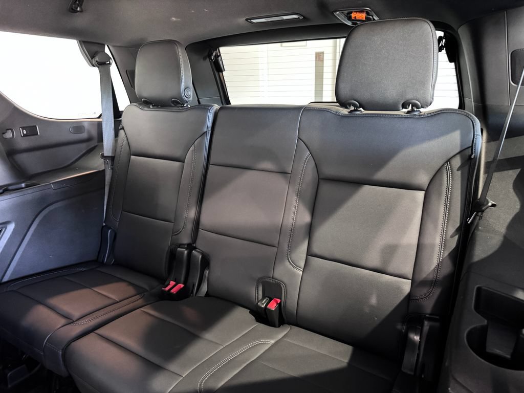 Certified 2023 Chevrolet Tahoe Z71 w/ Luxury Package AWD/4WD image 15