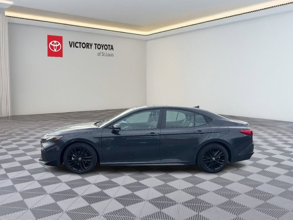 Used 2025 Toyota Camry SE image 10