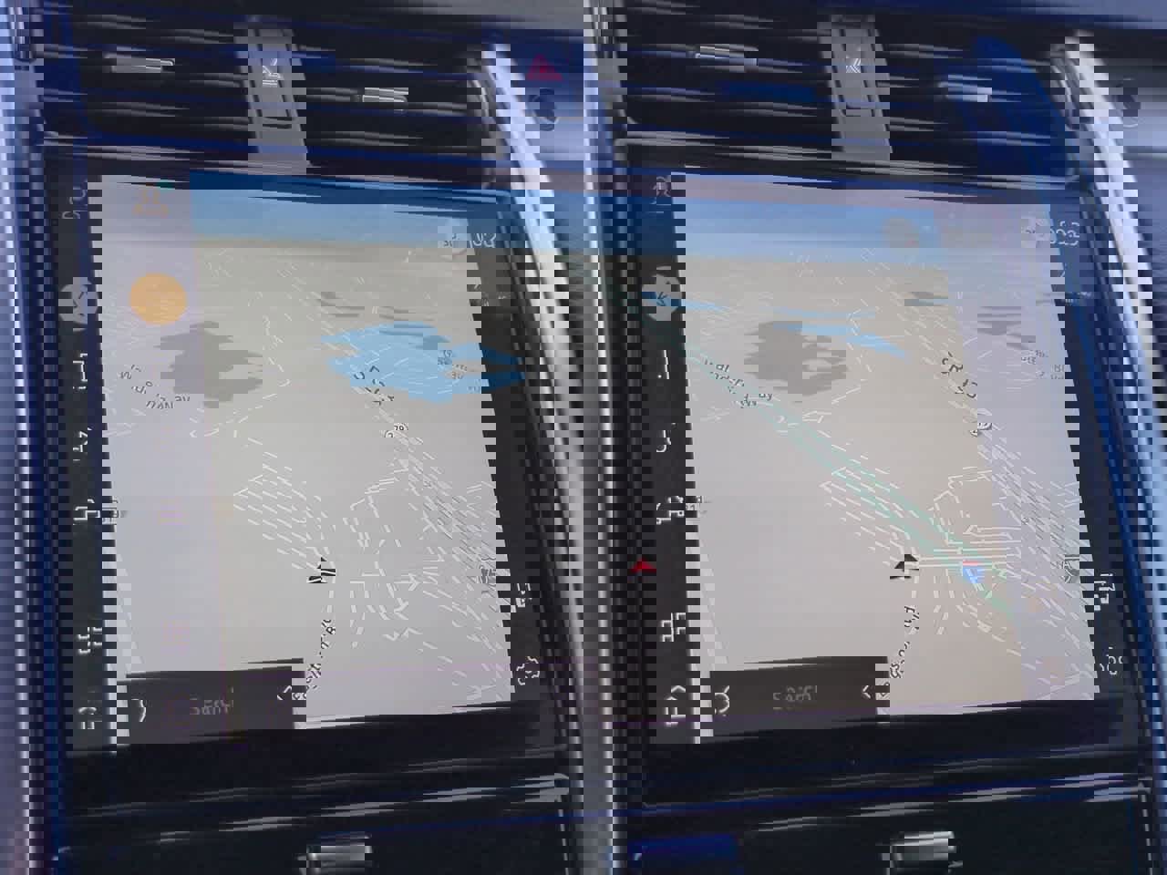 Used 2021 Land Rover Discovery S R-Dynamic image 21