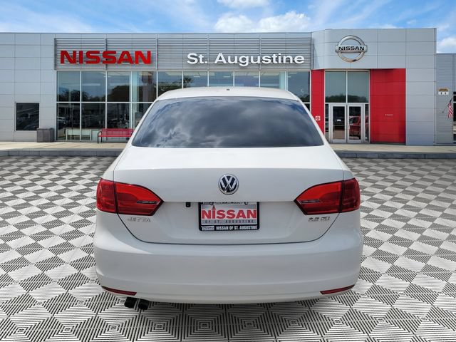 Used 2011 Volkswagen Jetta SE FWD image 3