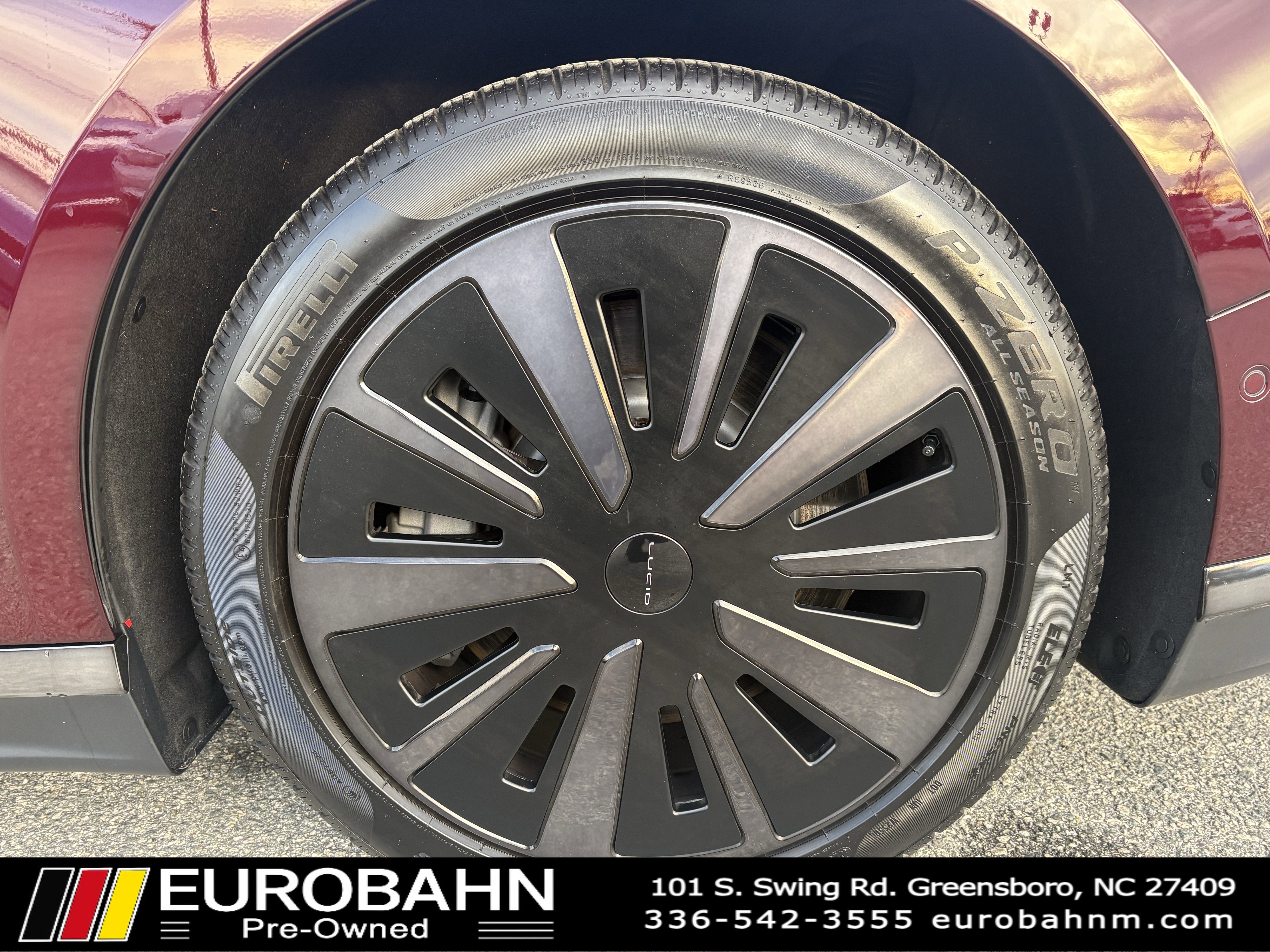 Used 2025 Lucid Air Touring image 32