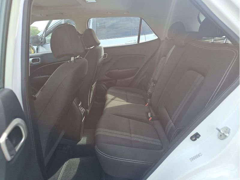 Used 2024 Hyundai Venue SEL image 12