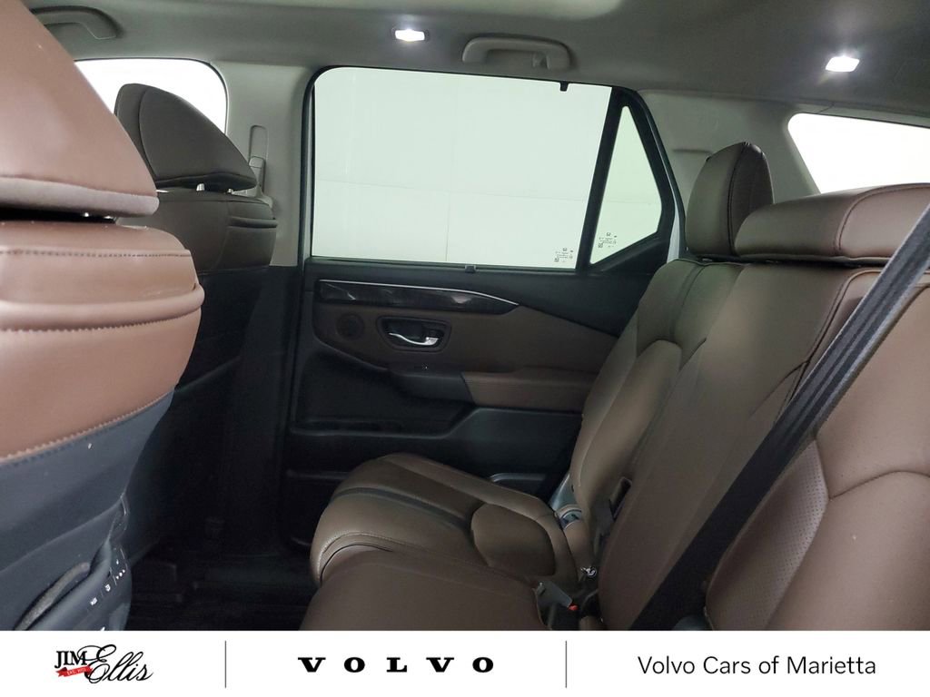 Used 2025 Honda Pilot Elite image 13