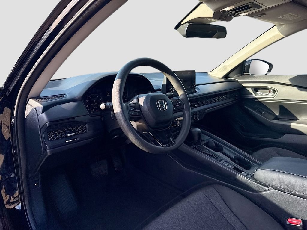 Used 2023 Honda Accord EX image 9
