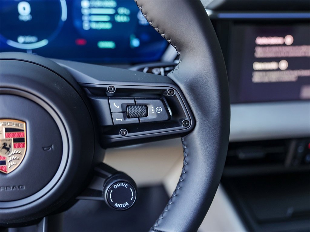 New 2025 Porsche Macan 4 Electric image 20