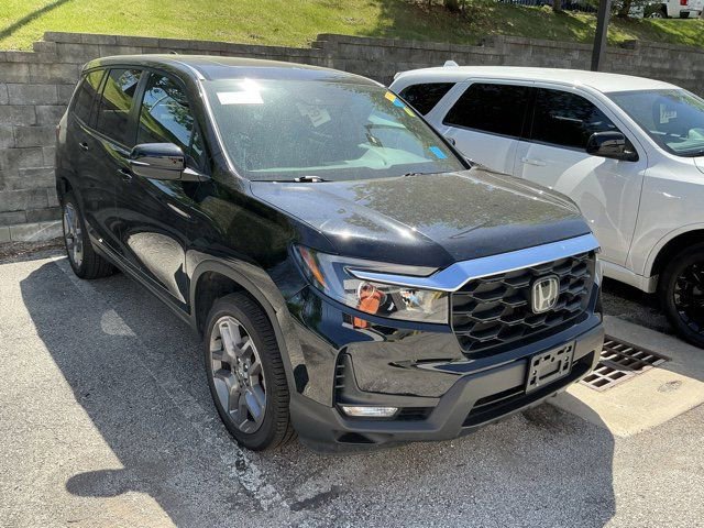 Used 2023 Honda Passport EX-L image 2